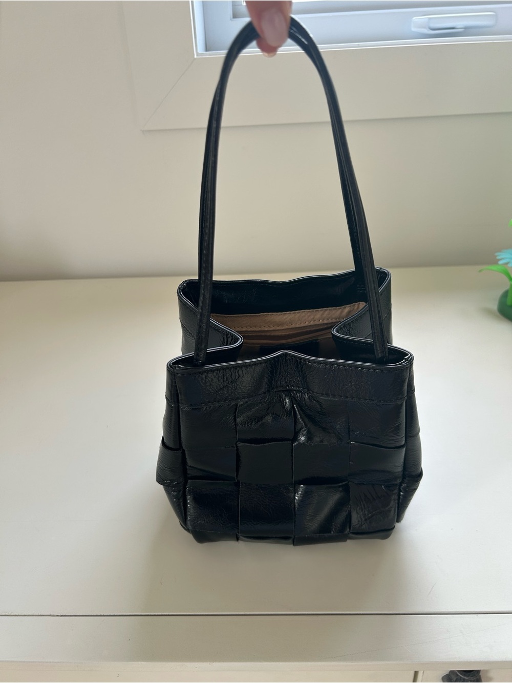 Classic Black Woven Leather Tote - Unbranded